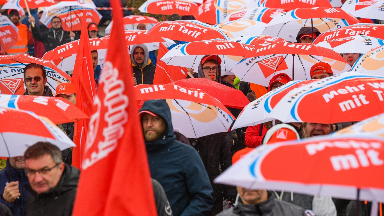 Tarifrunde Holz und Kunststoff: Aktionstag bei Dethleffs, Isny im Allgäu