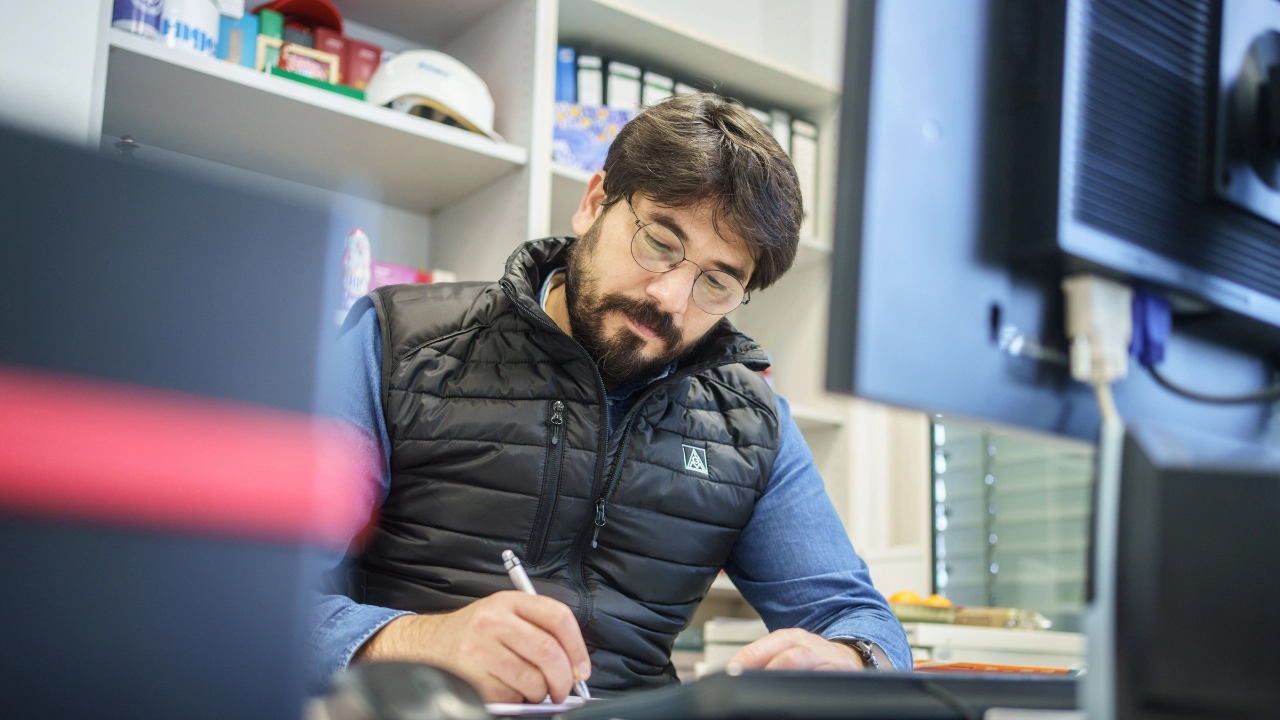 Ercan Kaya ist Betriebsrat bei Donges SteelTec GmbH in Darmstadt