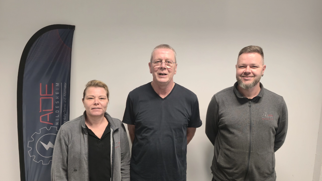 Der Ende November 2025 neu gegwählte Betriebsrat bei ADE in Hildesheim.